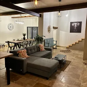 Maison De Charme Avec Piscine Hébergement de vacances Monteux