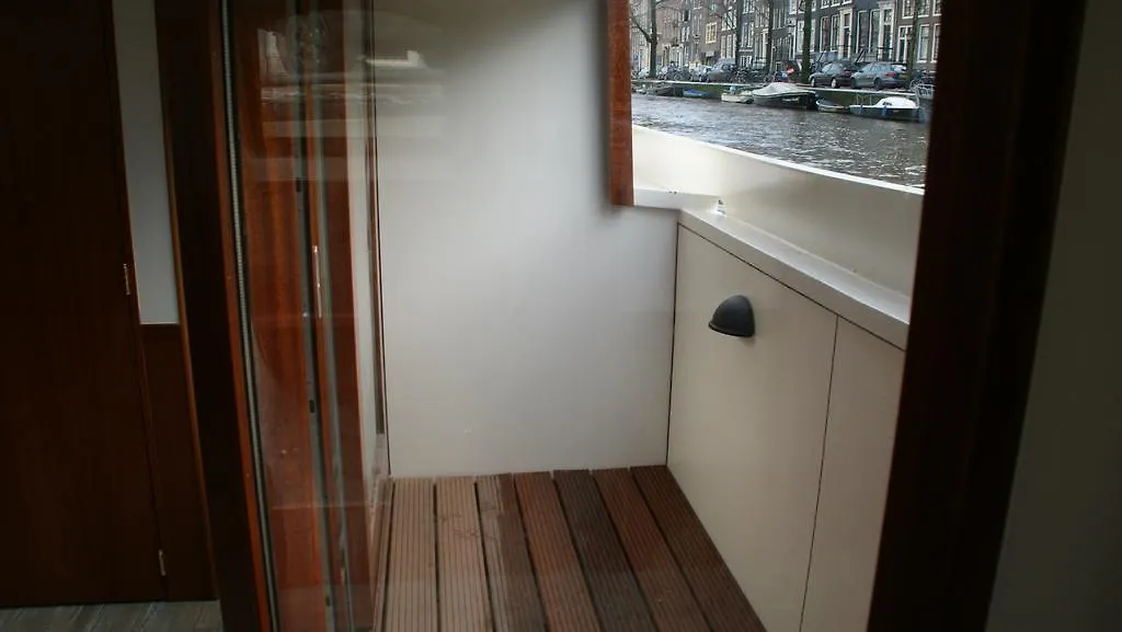 Prinsenboot Ámsterdam 0*,