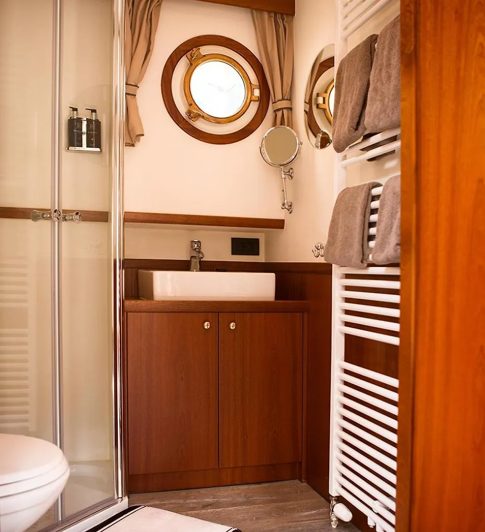 Prinsenboot Amsterdam Apartment